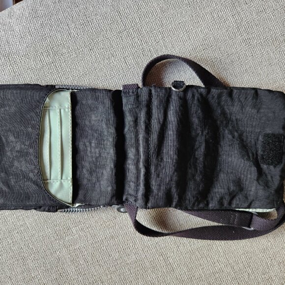 Kipling black Nylon El Dorado small travel organizer AC2304 Great travel bag! - Picture 4 of 7